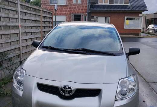 Toyota 1.4i VVT-i Linea Luna Pack
