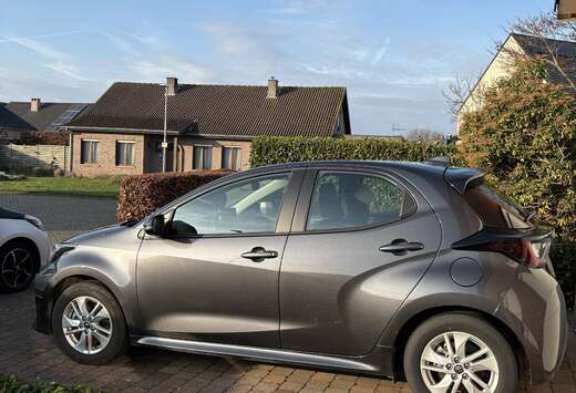 Toyota Hybrid 1.5 CVT Dynamic