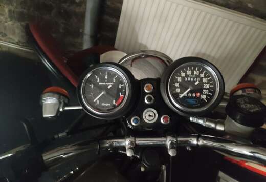 Triumph 750