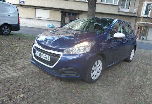 Peugeot 208 1.0i Like