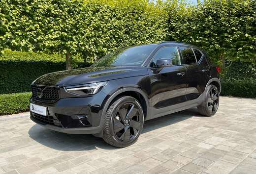 Volvo XC40 2.0 B3 MHEV Plus Black Edition DCT Plus Bl ...
