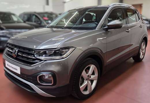 Volkswagen ESSENCE - AUTOMATIQUE - NAVI / CarPLAY - C ...