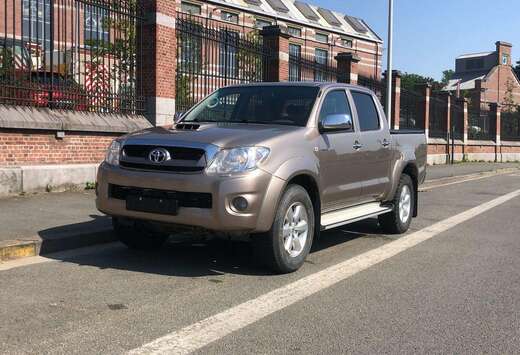Toyota 3.0 D-4D 4WD SR Antarctica