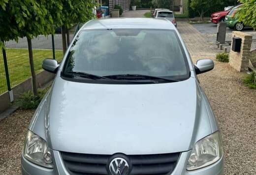 Volkswagen 1.2i Fox in the city