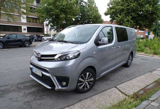 Toyota 2.0 D-4D  Dubbele cabine Automaat Nieuwstaat