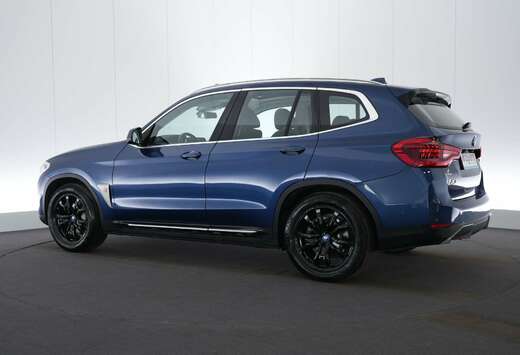 BMW 80 kWh LEDER/CUIR LED GPS PDC CAM Pano BLIS Verw.