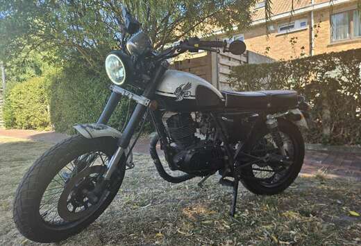 125cc retro moto, weg wegens weinig gebruik