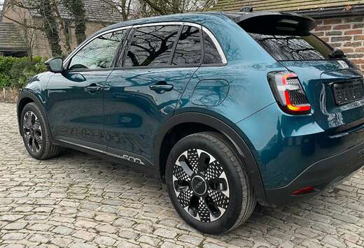 Fiat e-600 54 kWh La Prima neuve full options Prix tv ...