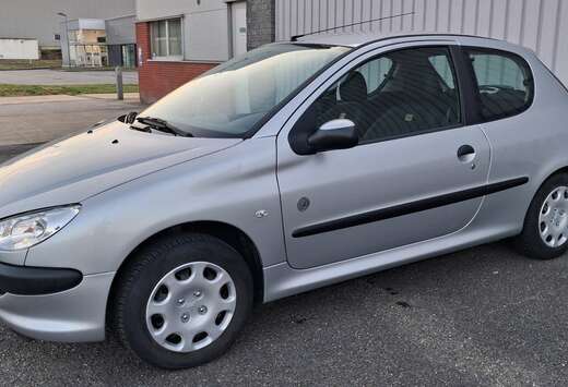 Peugeot 1.4i * 1 er Propriétaire * Prête à immatri ...