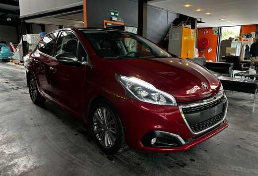 Peugeot 208 1.2  Allure S/12 mois de garantie