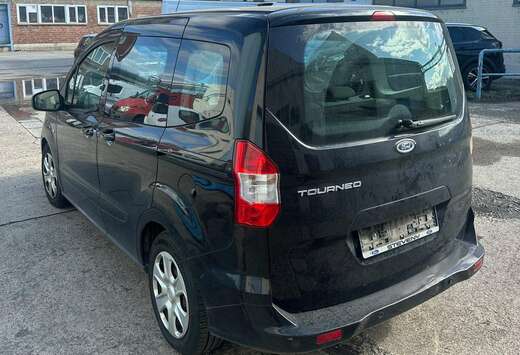 Ford Tourneo Courier 1.0 EcoBoost