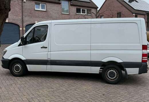 Mercedes-Benz 319 cdi 3.0 l  140 kw