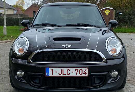 MINI Mini Cooper SD hatchback