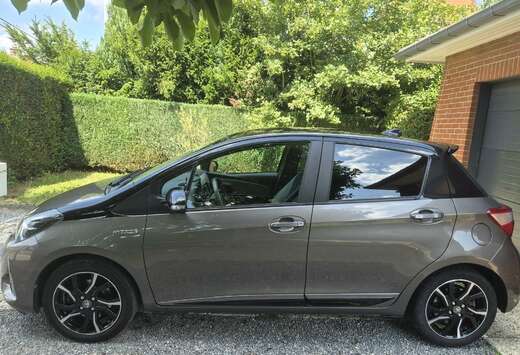 Toyota Hybrid 1.5i VVT-i C. and pack Two-Tone E