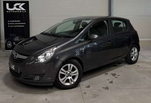 Opel Corsa 1.4i Black Edition