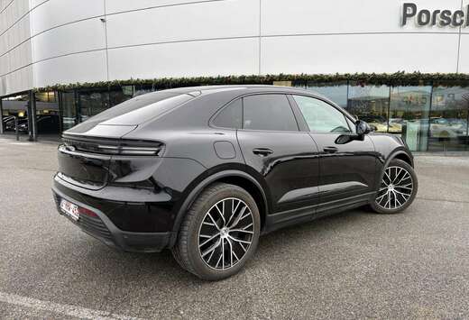 Porsche Macan 4