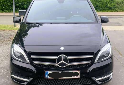 Mercedes-Benz B 180