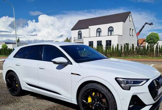 Audi AUDI E-tron S-Line Quattro 35.000 incl. Btw!