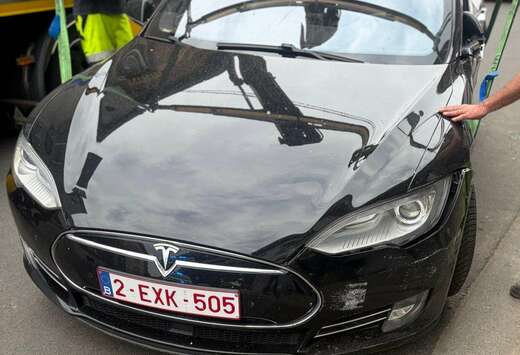 Tesla 70D