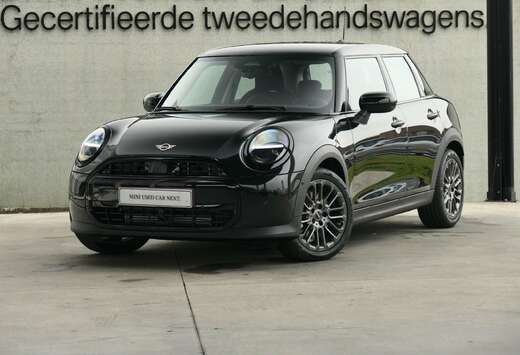 MINI 5 DOORS  AUT  CAMERA  APPLECAR