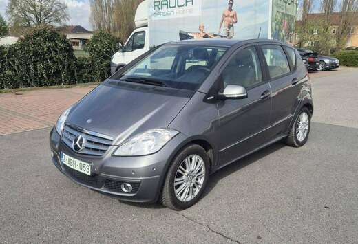 Mercedes-Benz A 180  boîte automatique essence
