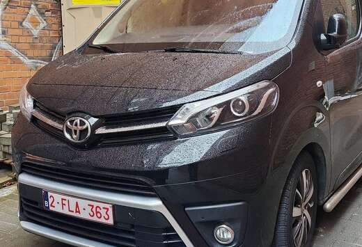 Toyota Verso 2.0 D-4D Long VIP S&S (EU6.2)