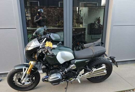 BMW FULLFULL OPTION katalogus + 26.000 euro