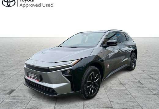 Toyota 73.1 kWh 2WD  EXECUTIVE