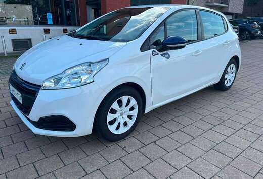Peugeot 208 1.2i Like 2016