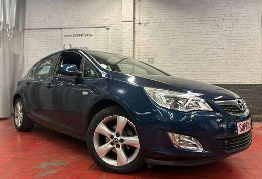 Opel Astra 1.4i Cosmo* A/C * Capt AR* 174€ x 42 moi ...