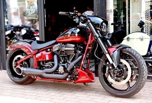 PROSTREET CVO ***MOTO VERTE***