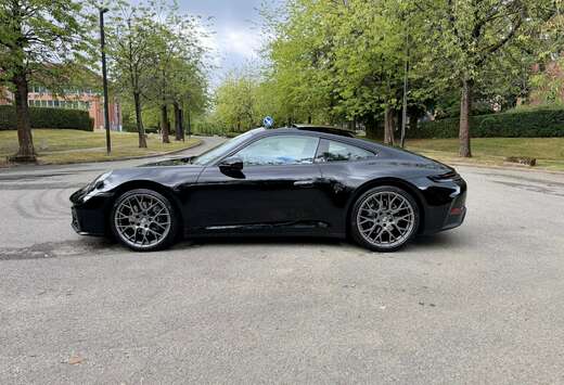 Porsche / 992.2  Carrera 3.0 PDK * Matrix - Pano - Ch ...