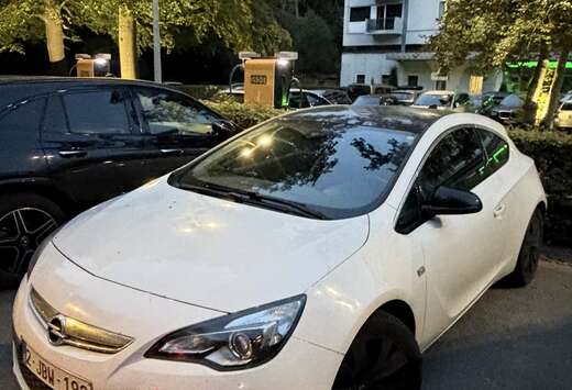 Opel GTC 1.4 Turbo Black Edition