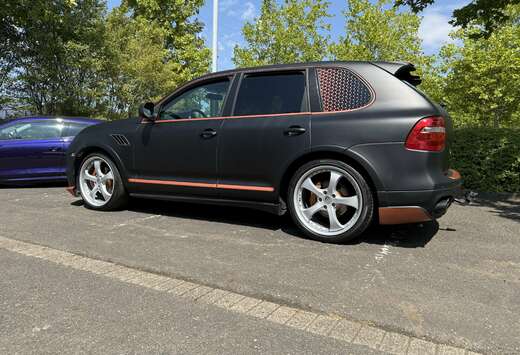 Porsche 4.5i V8 Tiptronic S