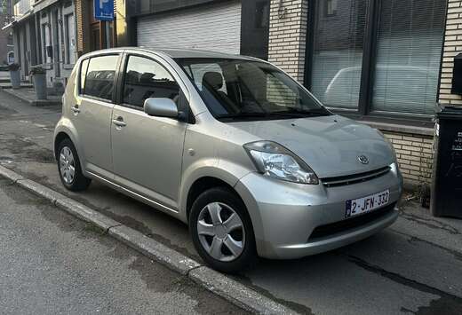Daihatsu 1.0i 12v Top