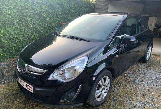 Opel Corsa 1.2i Black Edition