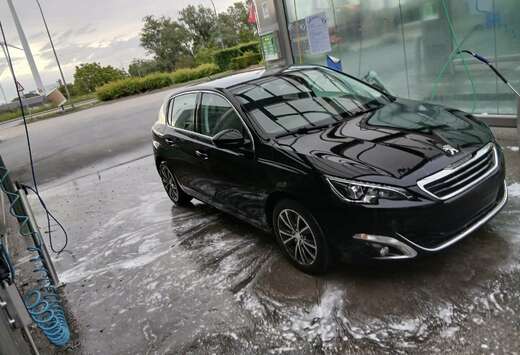 Peugeot 1.2 PureTech Allure STT