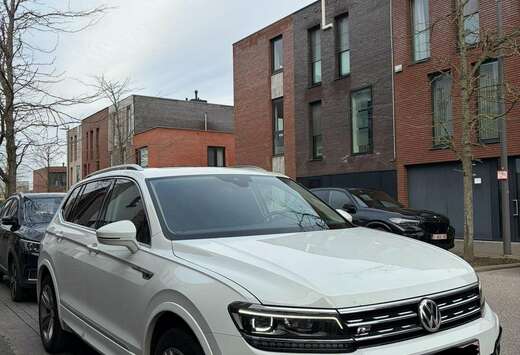 Volkswagen 2.0 TDI R-line 4Motion 240PK  DSG Highline