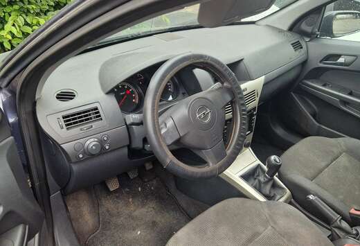 Opel 1.6i Cosmo