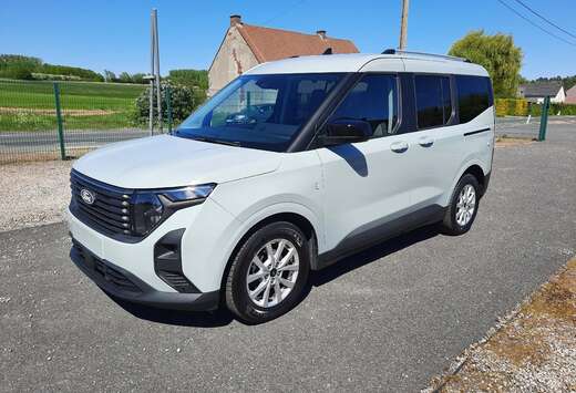 Ford Tourneo Courier 1.0 EcoBoost Titanium