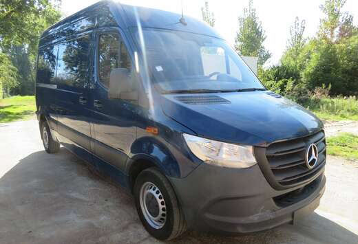 Mercedes-Benz 311CDi - FWD - A2H2