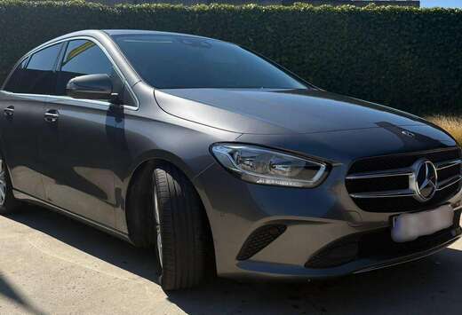 Mercedes-Benz B 180