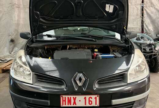 Renault Clio 3 - 1.2i 16v Community 2