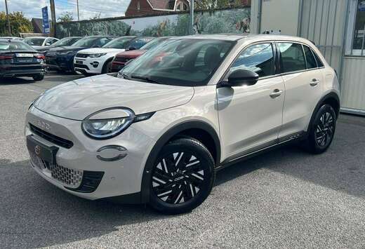 Fiat 600 1.2 Hybrid DCT / CAMERA / CARPLAY / COMME NE ...