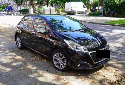Peugeot 208 1.2 PureTech Signature S