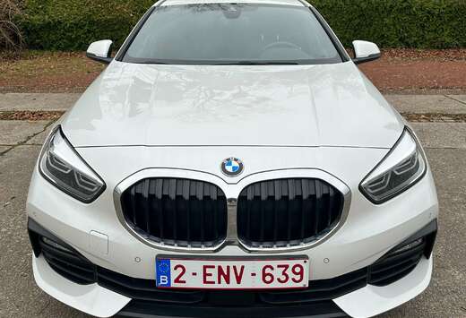 BMW #Sunroof   #Self-steering parking #Apple CarPlay