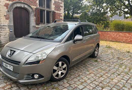 Peugeot 5008 1.6hdi/7places/Boite automatique