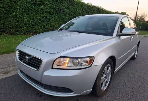 Volvo 1.6 D DRIVe Start/Stop Momentum Full Options
