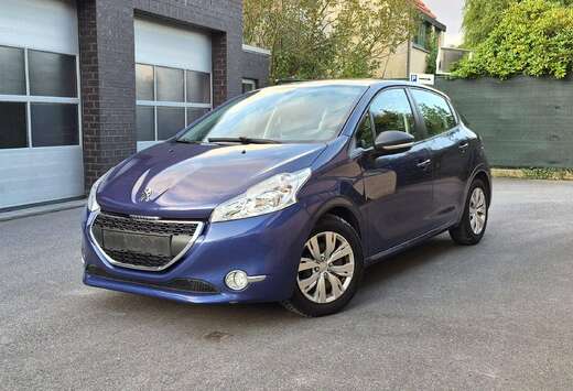 Peugeot 208 1.4i VTI Allure 93000km Pano/Airco/Navi/1 ...