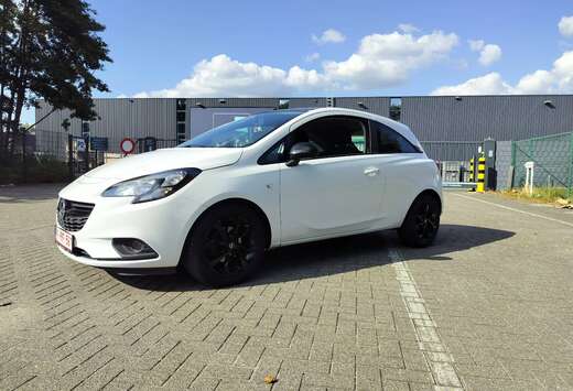Opel Corsa 1.4i Black Edition